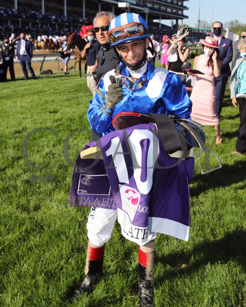 Malathaat - The Kentucky Oaks G1 147Th Running 04-30-21 R11 Cd Thumbs Up John Velaquez -001 Derby