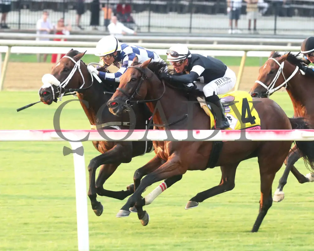 Moira - The Beverly D. 08-11-24 R10 Cnl Inside Finish 01 Colonial Downs