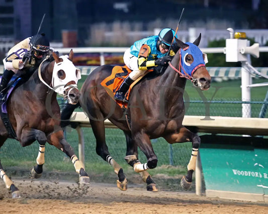 Moment - 11-08-19 R10 Cd Finish 02 Churchill Downs