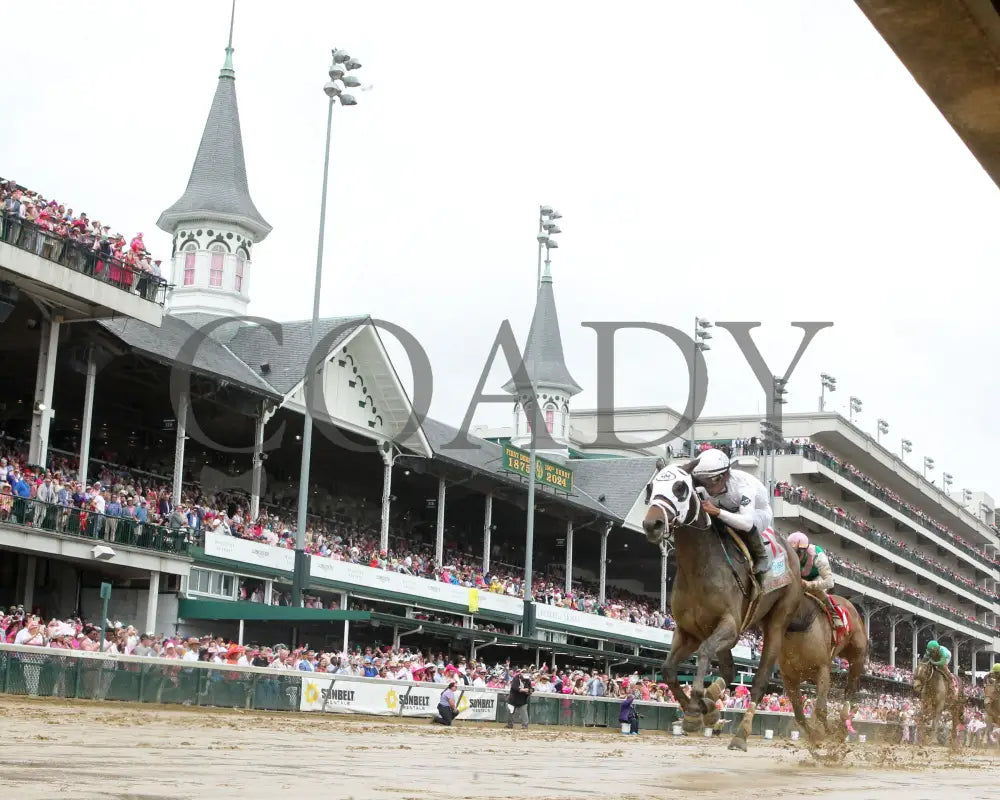 My Mane Squeeze - The Eight Belles G2 05-03-24 R09 Cd Under Rail 01 Churchill Downs