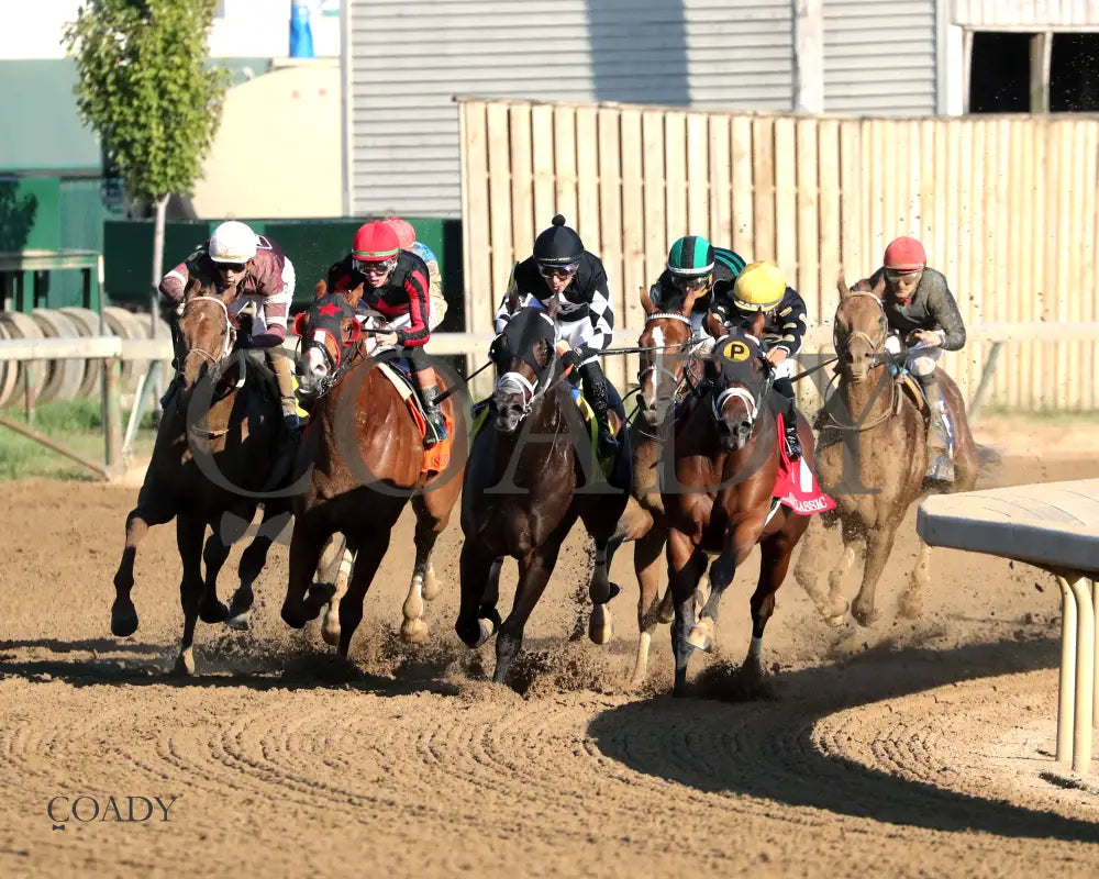 MYSTIK DAN - 092725 - Race 10 - CD - Turn 01 Churchill Downs