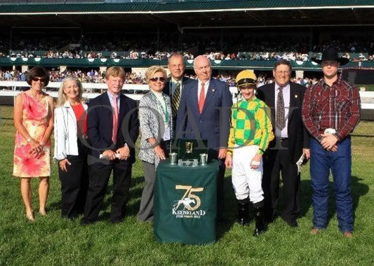 Never Retreat - Pres 100811 Race 07 Keeneland