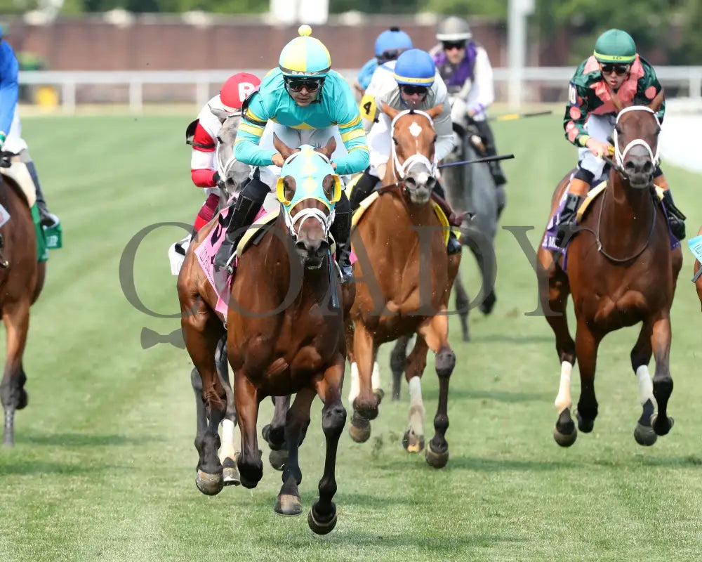 PIN UP BETTY - The Old Forester Mint Julep G3 - 060125 - Race 09 - CD - Gallop Out 02 Churchill Downs