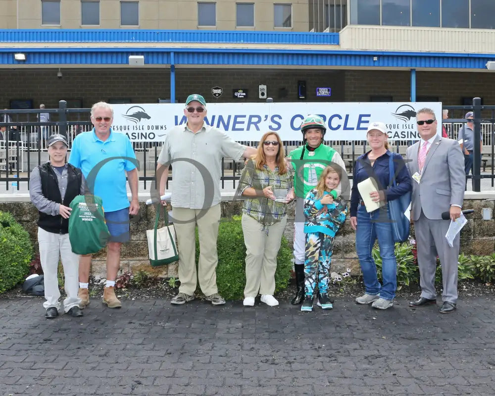 Roses For Debra - The 16Th Running Of Malvern Rose Stakes 07-18-22 R07 Pid Trophy Presentation