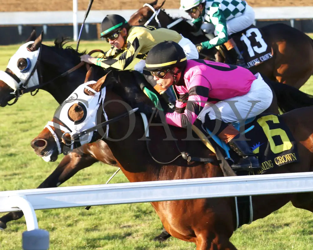 SHAPE NOTE - 111525 - Race 08 - CD - Inside Finish 01 - Coady Media - Kurtis Coady Photography