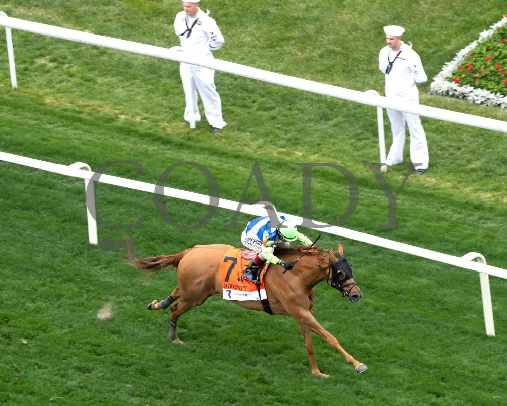 SHE FEELS PRETTY - The Modesty G3 - 05-02-25 - R08 - CD - Aerial Finish 02 Churchill Downs