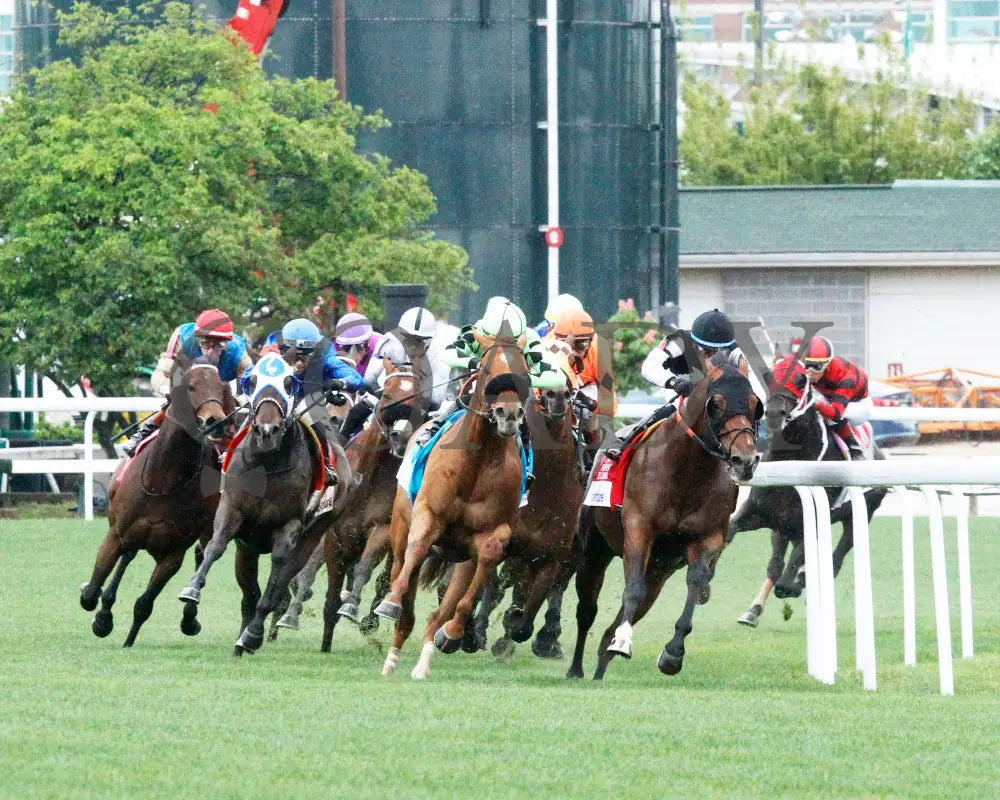 THINK BIG - 050325 - Race 07 - CD - Turn 01 Churchill Downs