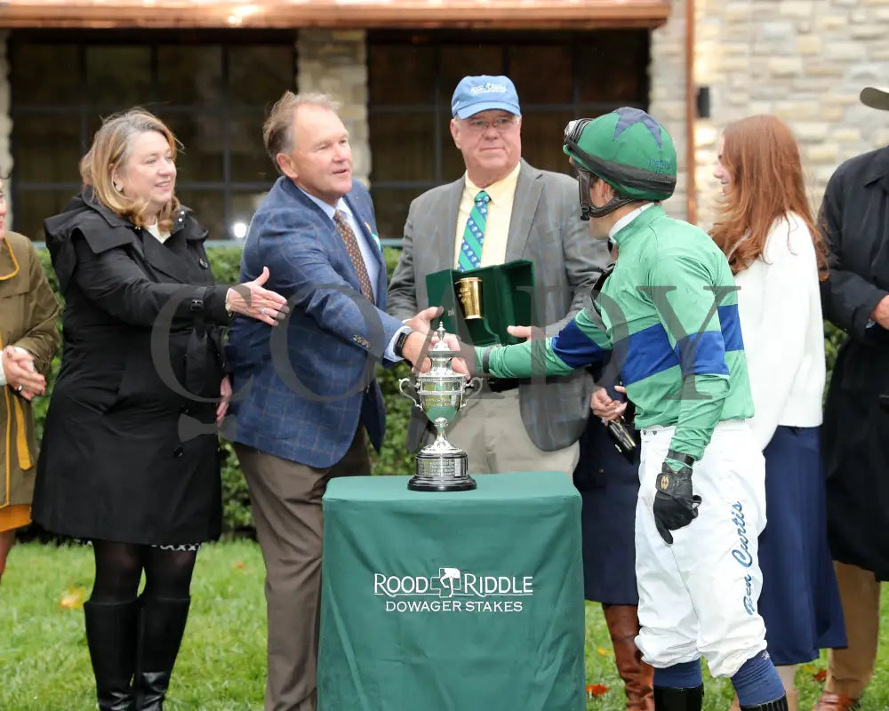 VENENCIA - The Rood & Riddle Dowager - G3 - 10-19-25 - R08 - KEE - Presentation 03 Keeneland